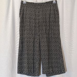 Solitaire Black & White Pattern Gaucho Pants Sz L